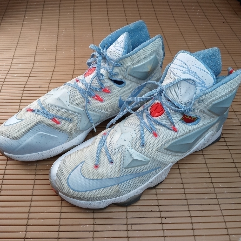 Nike LEBRON 13 XMAS 'FIRE & ICE 816278-144. Men's Size 14. . great condition. 21
